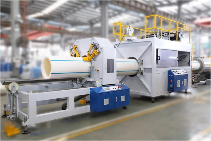 Automatic swarfless cutter for HDPE pipe